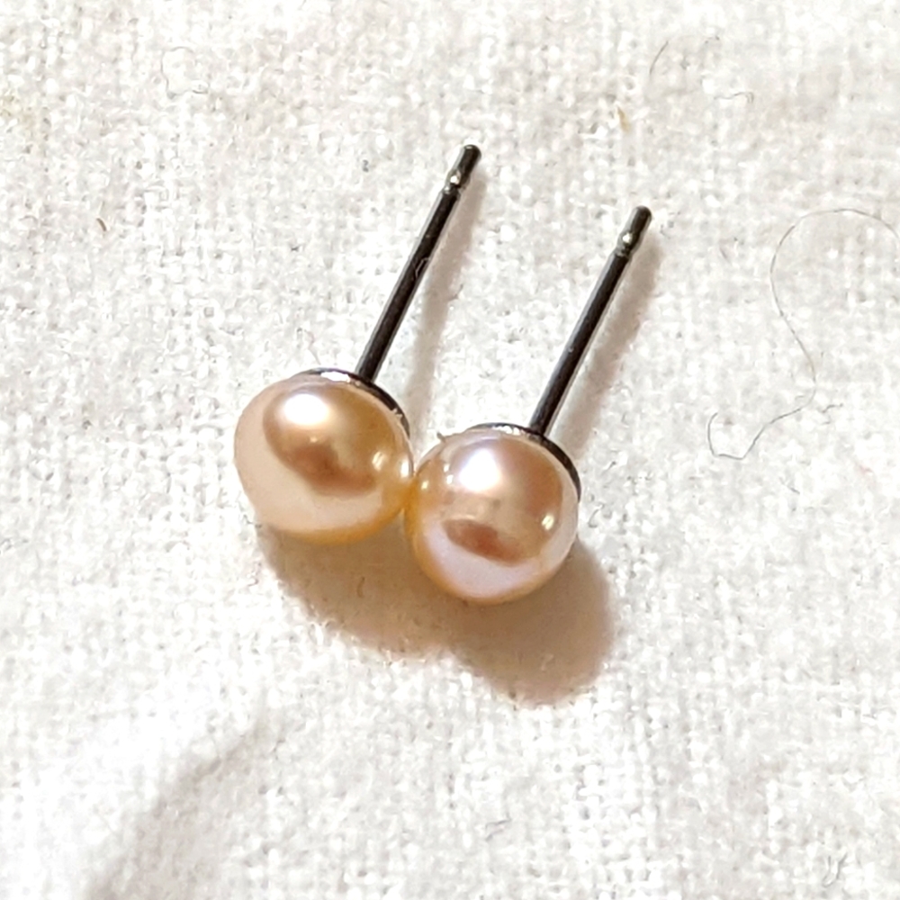 Tiny 5mm pearl earrings